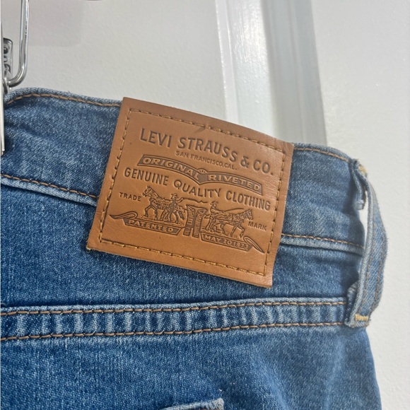 Levi's Women's Light Blue Wedgie Skinny Jeans - Picture 11 of 14